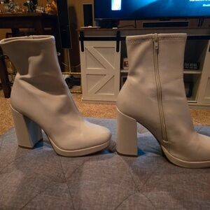 Block Heel Cream Ankle Boots with Side Zip
